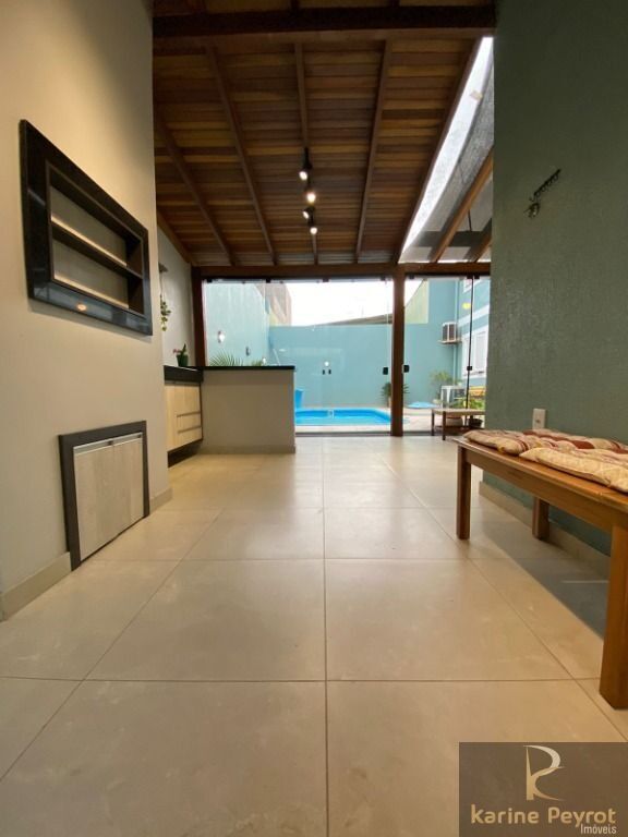 Casa à venda com 5 quartos, 144m² - Foto 7