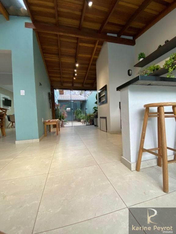 Casa à venda com 5 quartos, 144m² - Foto 15