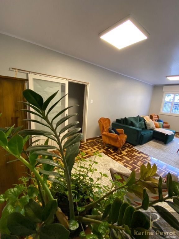 Casa à venda com 5 quartos, 144m² - Foto 4