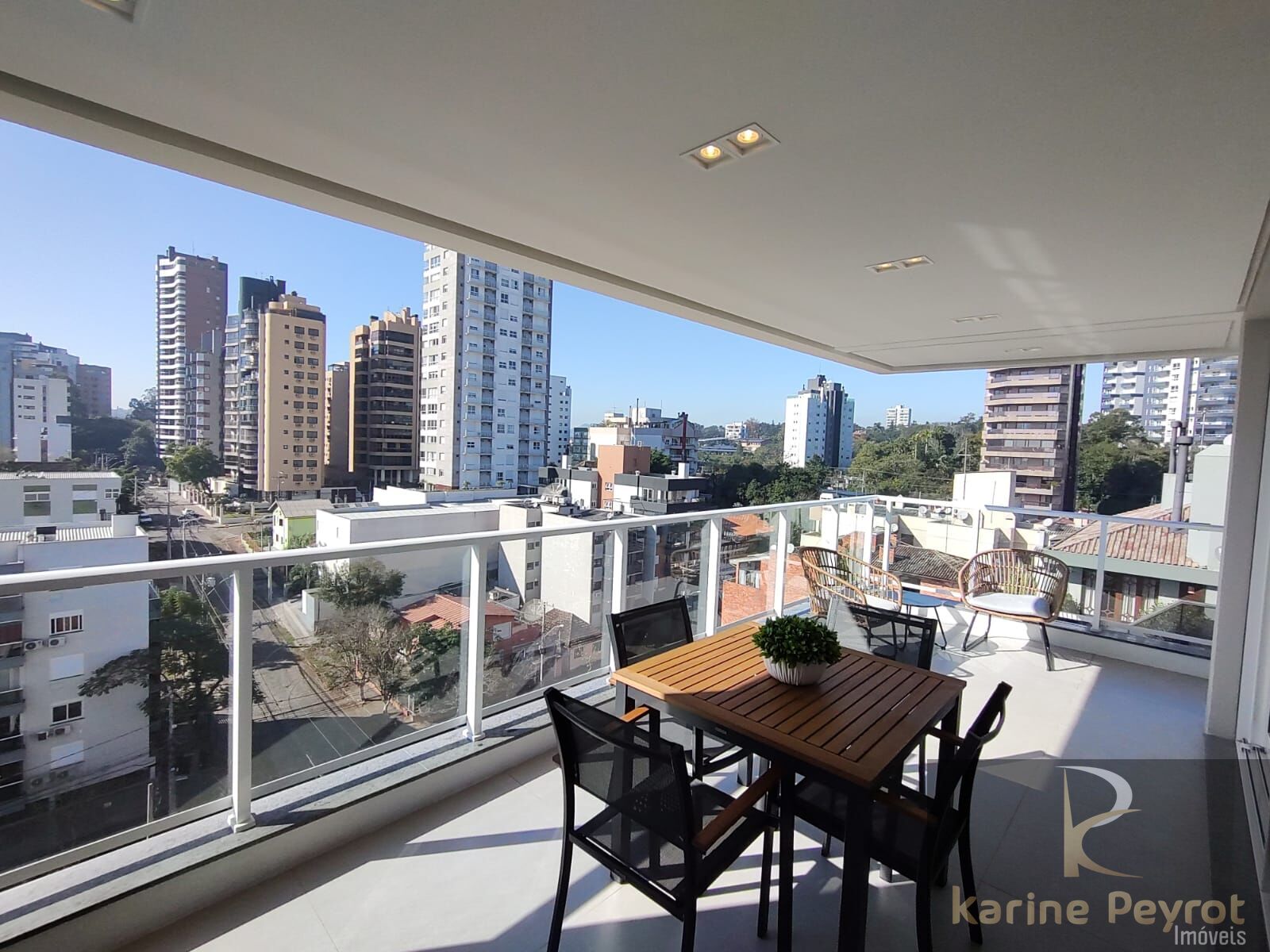 Apartamento à venda com 3 quartos, 150m² - Foto 4