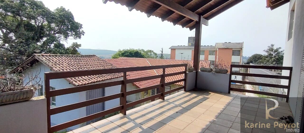 Casa à venda com 3 quartos, 300m² - Foto 18