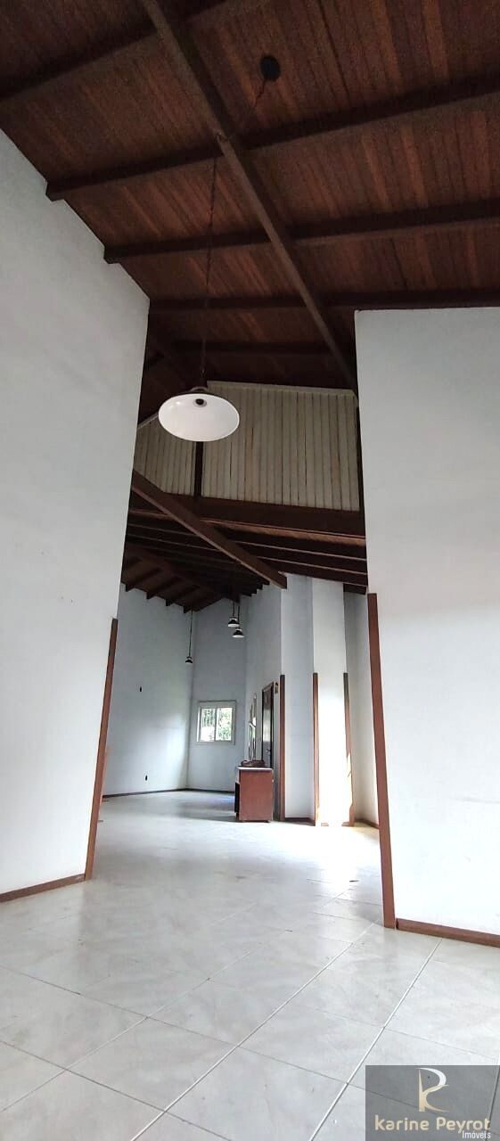 Casa à venda com 3 quartos, 300m² - Foto 35