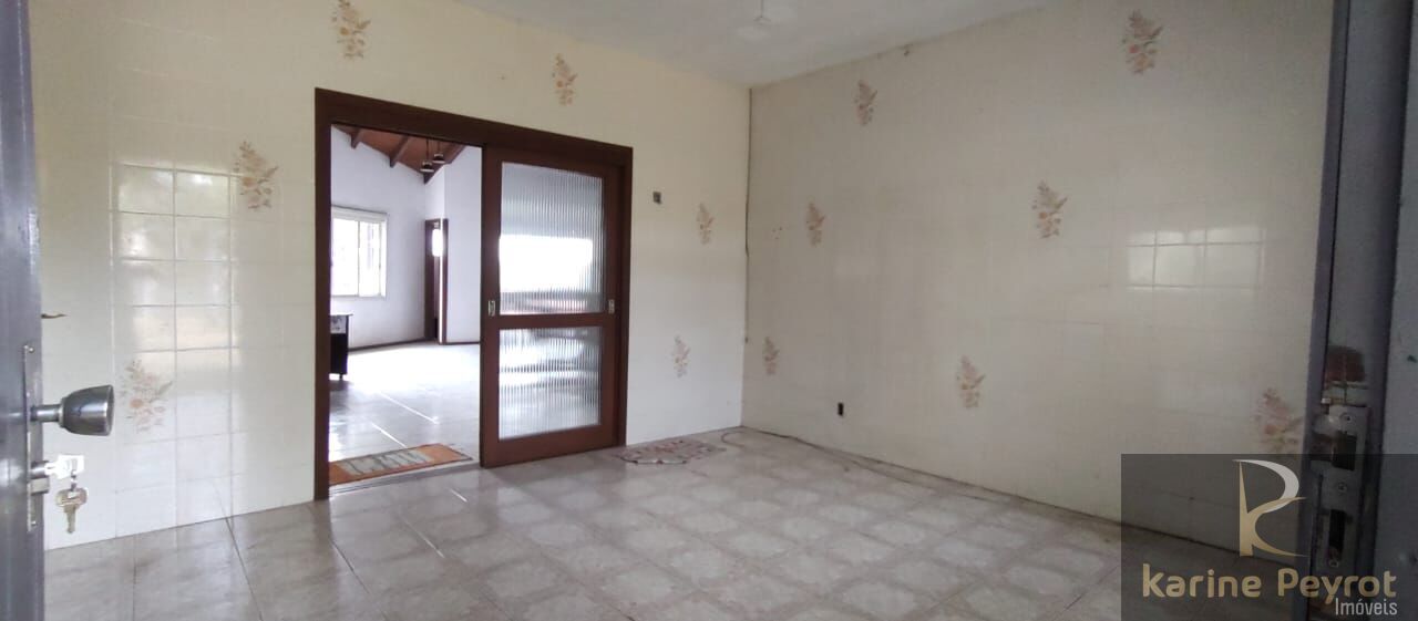 Casa à venda com 3 quartos, 300m² - Foto 9