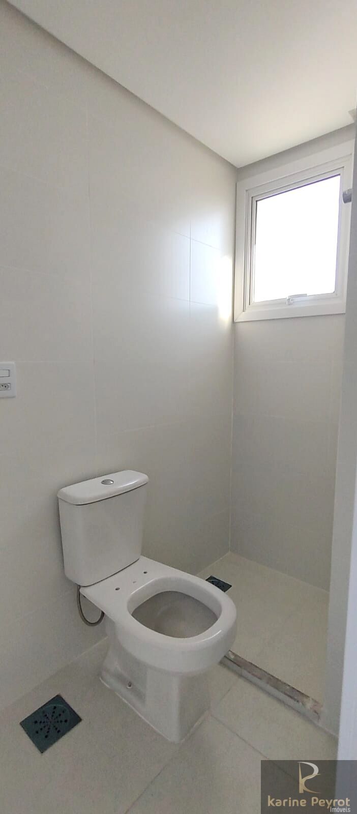 Apartamento à venda com 2 quartos, 78m² - Foto 3