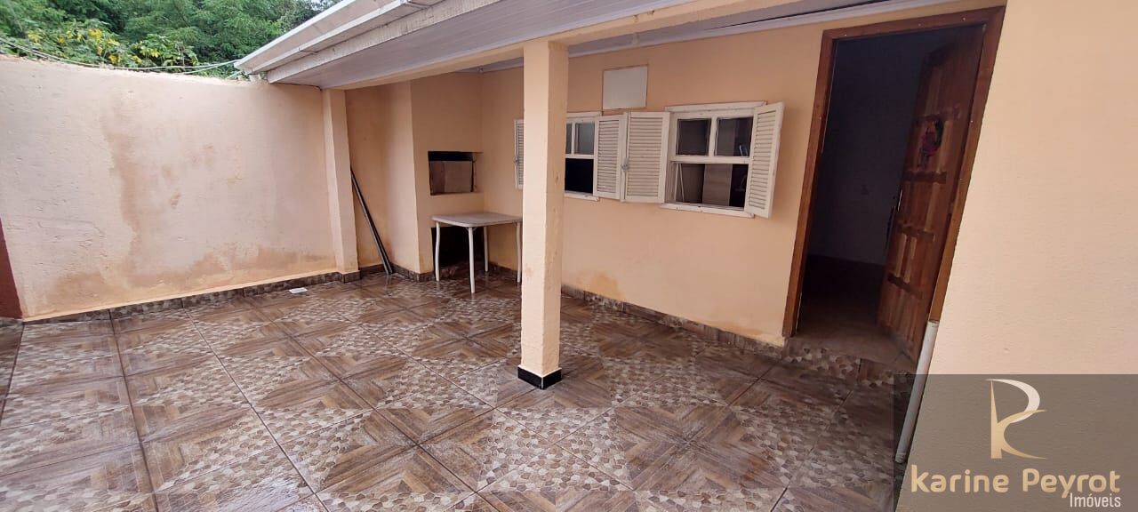 Casa à venda com 4 quartos, 120m² - Foto 4