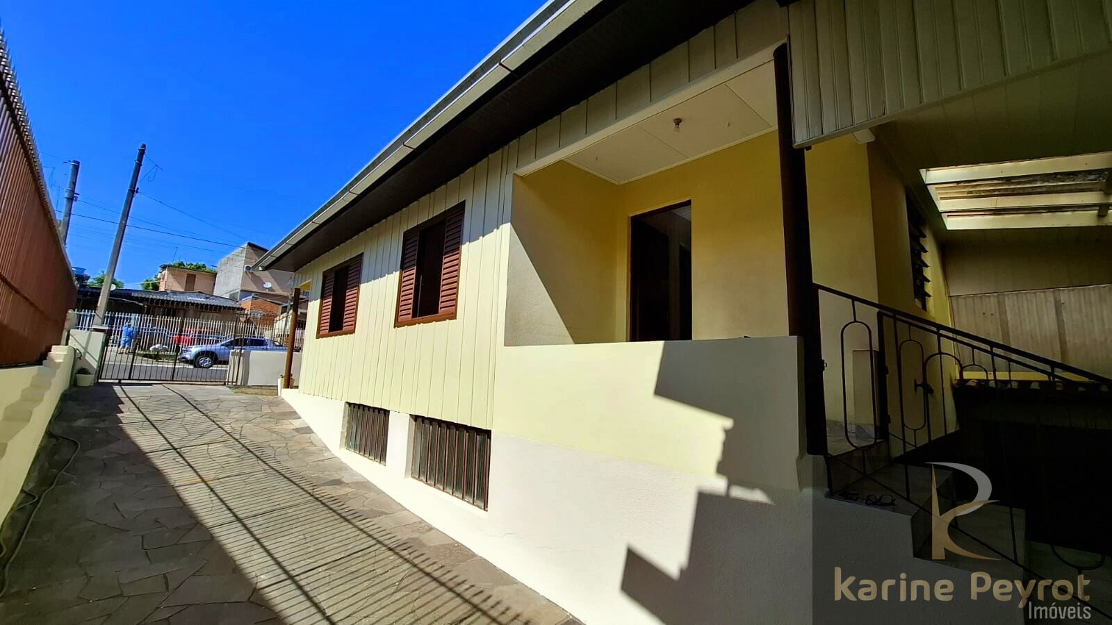 Casa à venda com 2 quartos, 87m² - Foto 2