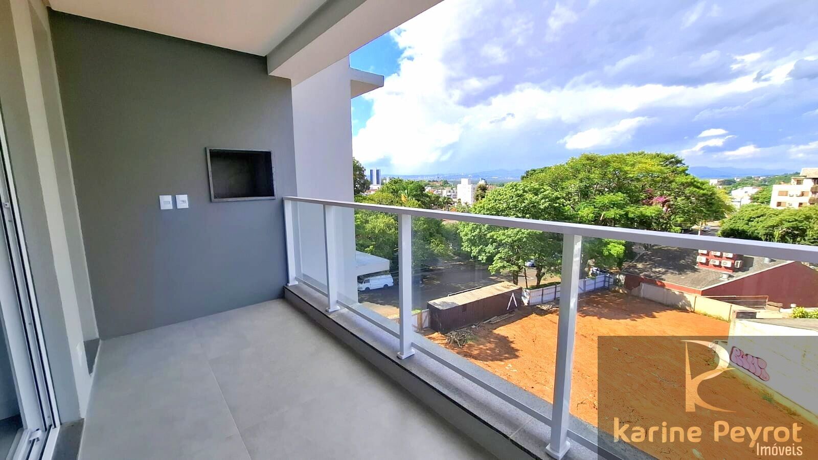 Apartamento à venda com 3 quartos, 86m² - Foto 1