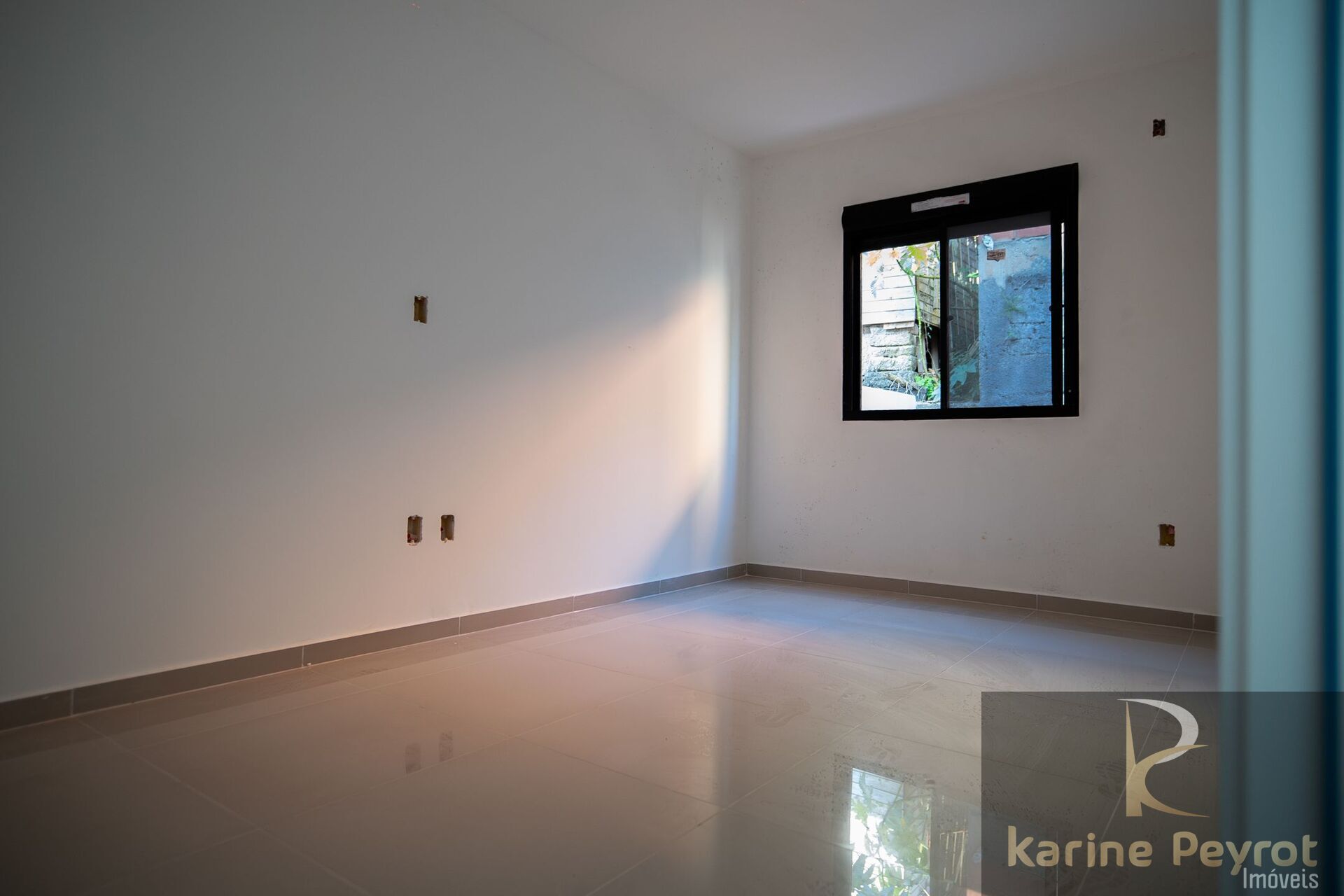 Casa à venda com 3 quartos, 58m² - Foto 4