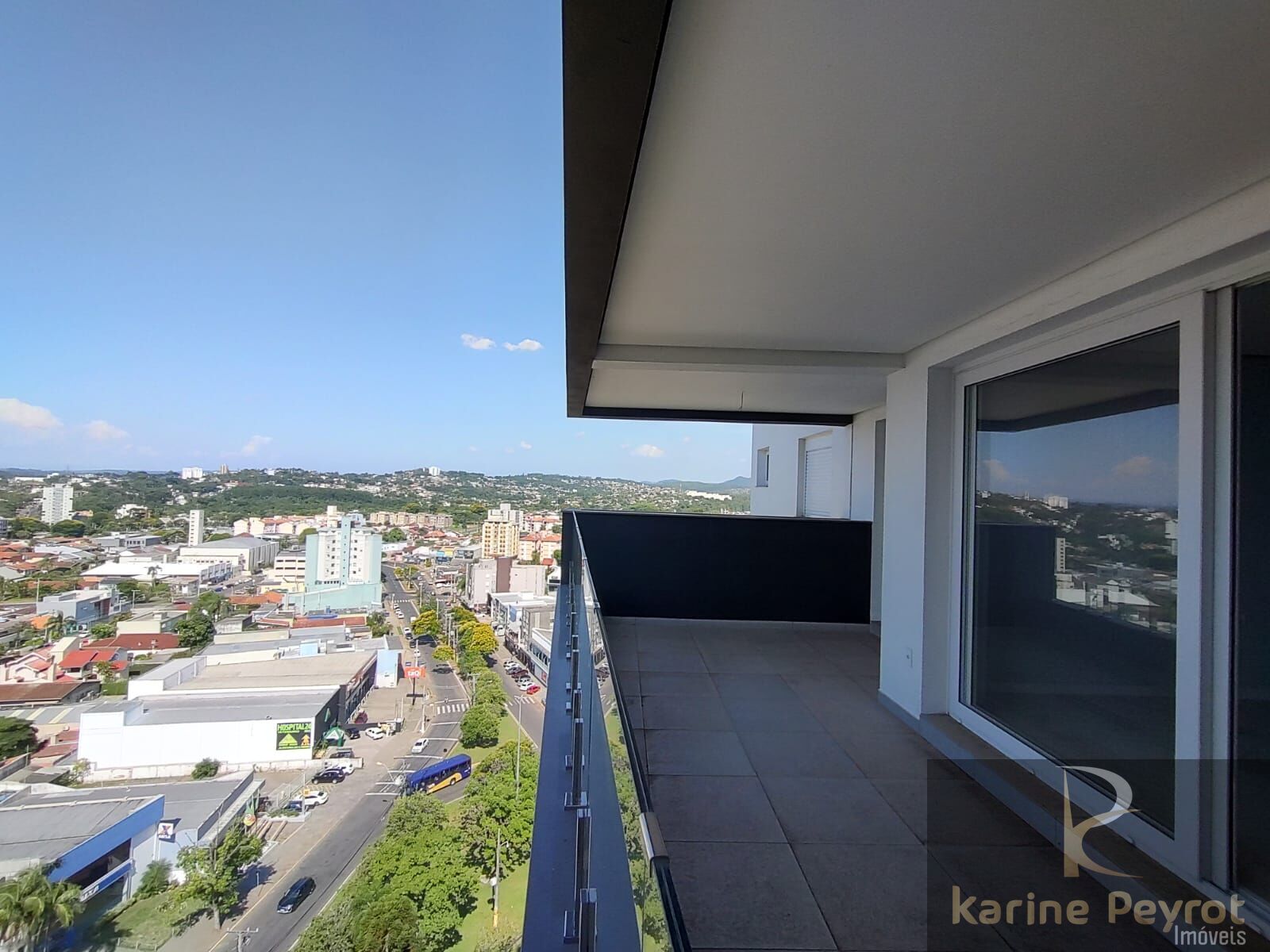 Apartamento à venda com 3 quartos, 185m² - Foto 1