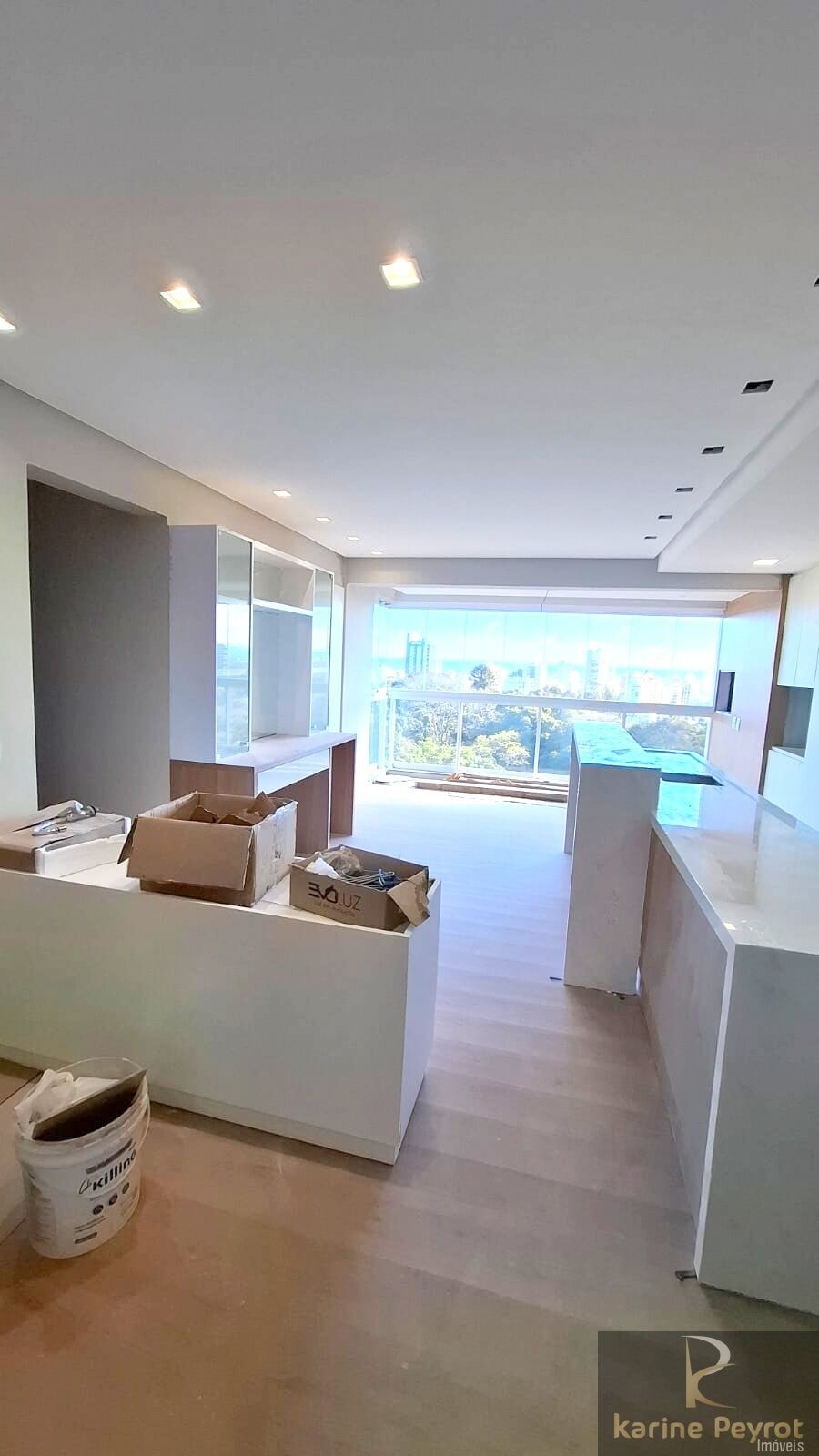 Apartamento à venda com 3 quartos, 91m² - Foto 4