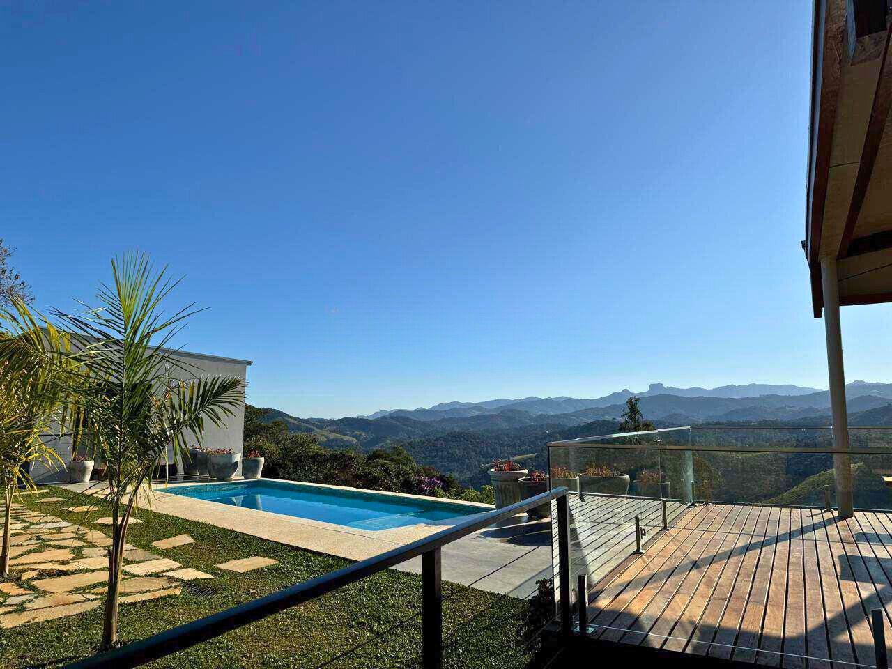 Casa, 4 quartos, 265 m² - Foto 1