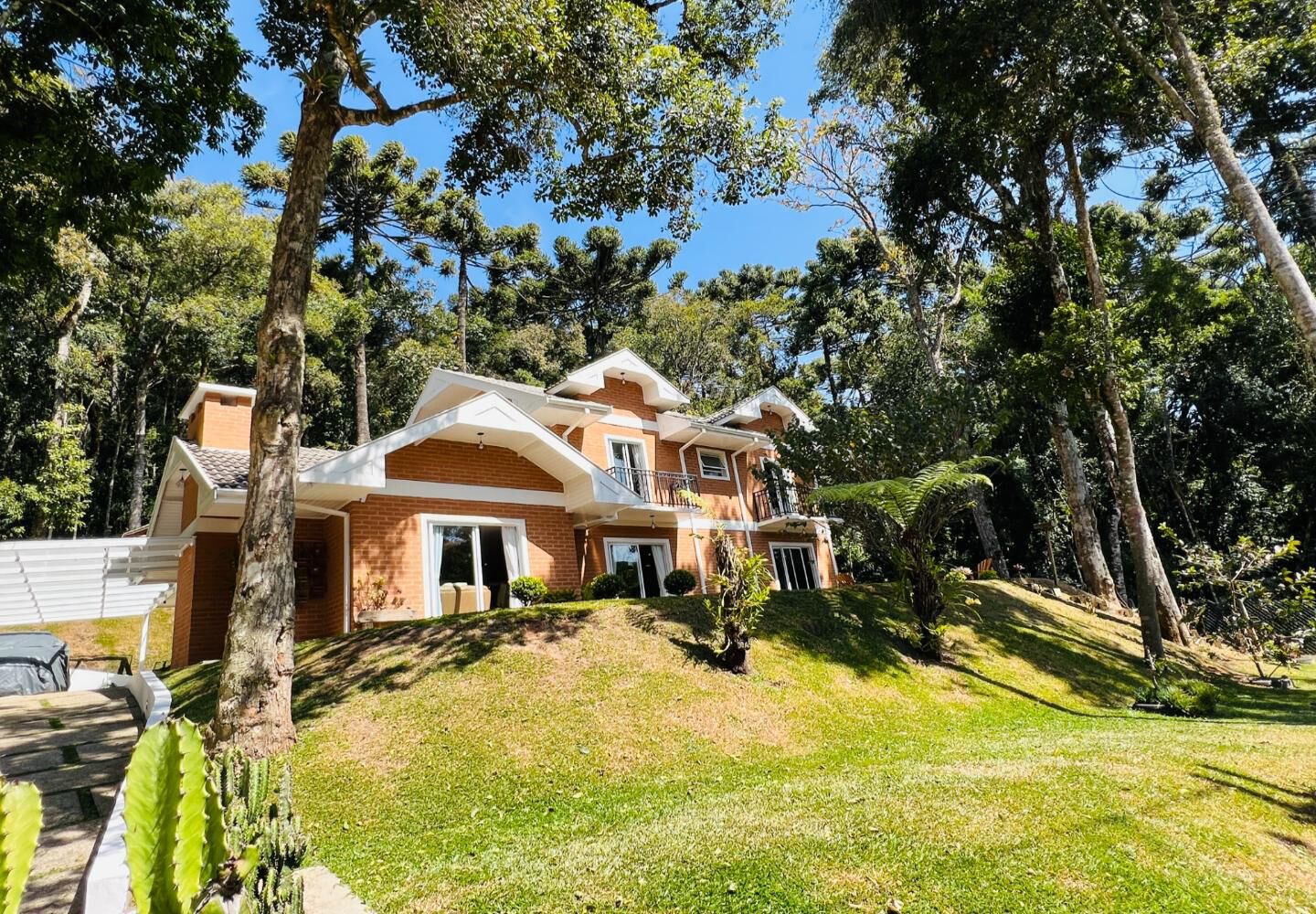 Casa, 4 quartos, 243 m² - Foto 2