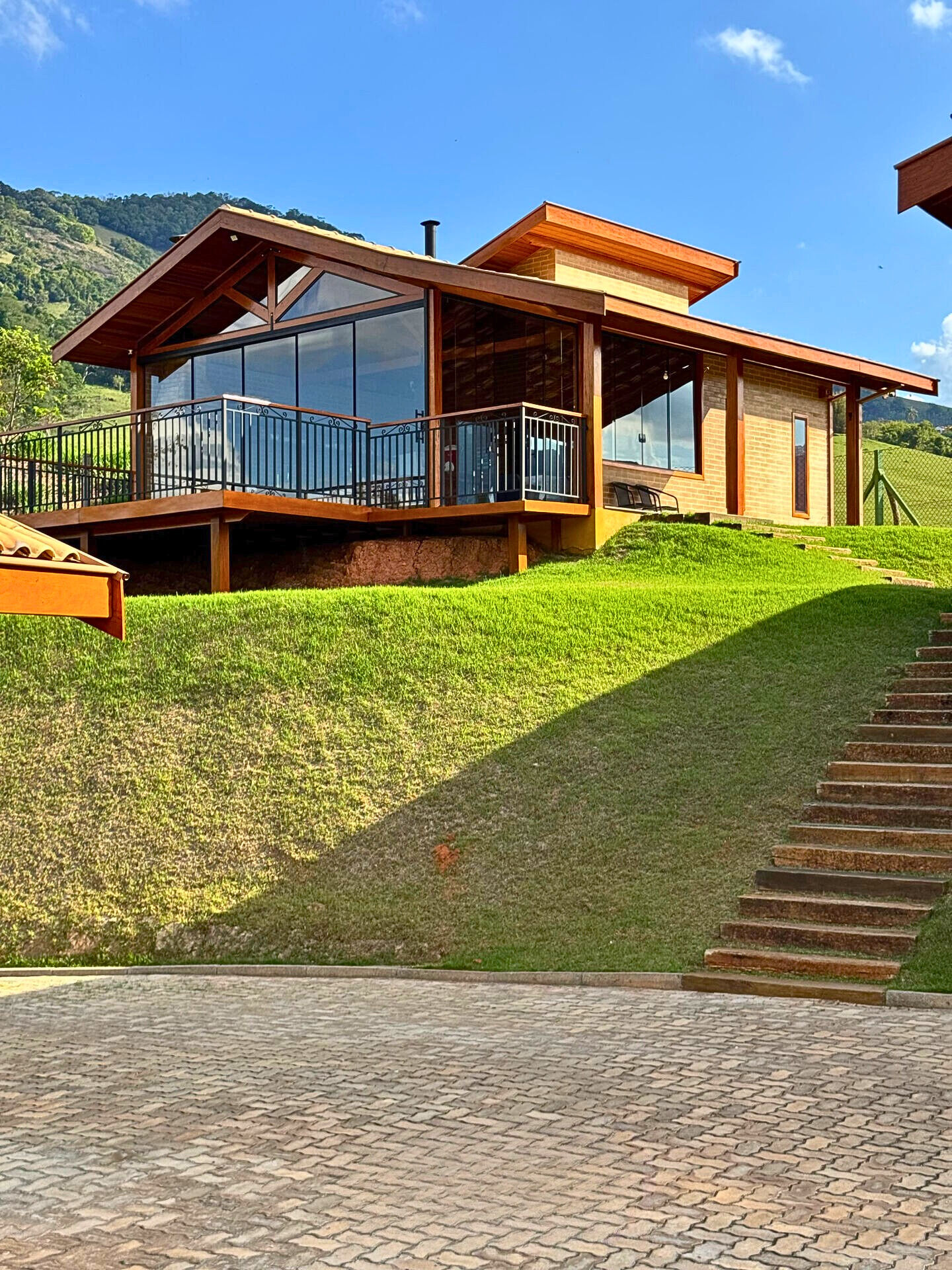 Casa, 4 quartos, 270 m² - Foto 3