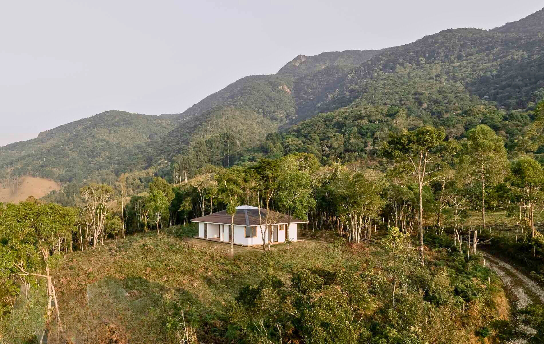 Casa, 3 quartos, 205 m² - Foto 1