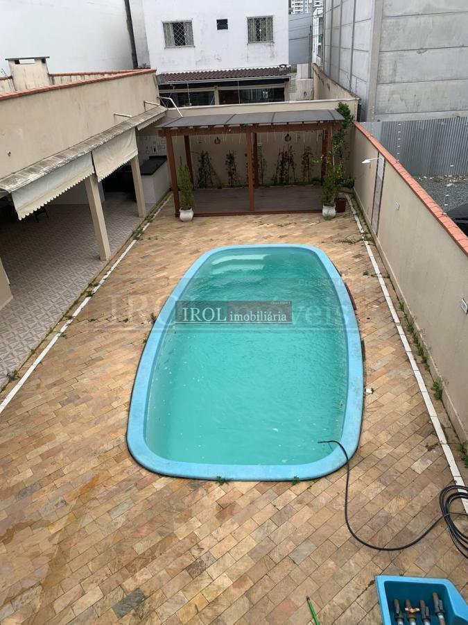 Sobrado à venda com 4 quartos, 349m² - Foto 32