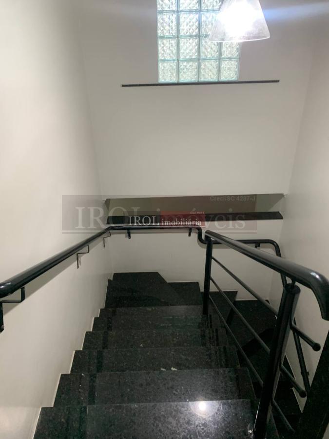 Sobrado à venda com 4 quartos, 349m² - Foto 26