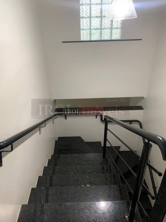 Sobrado à venda com 4 quartos, 349m² - Foto 20