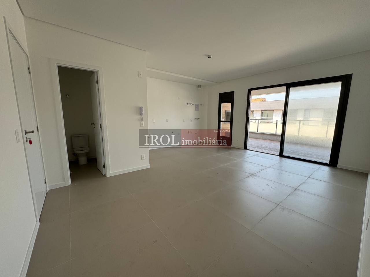 Apartamento à venda com 3 quartos, 180m² - Foto 4