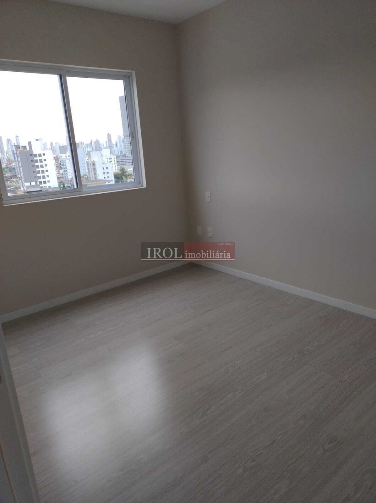 Apartamento à venda com 2 quartos, 70m² - Foto 12