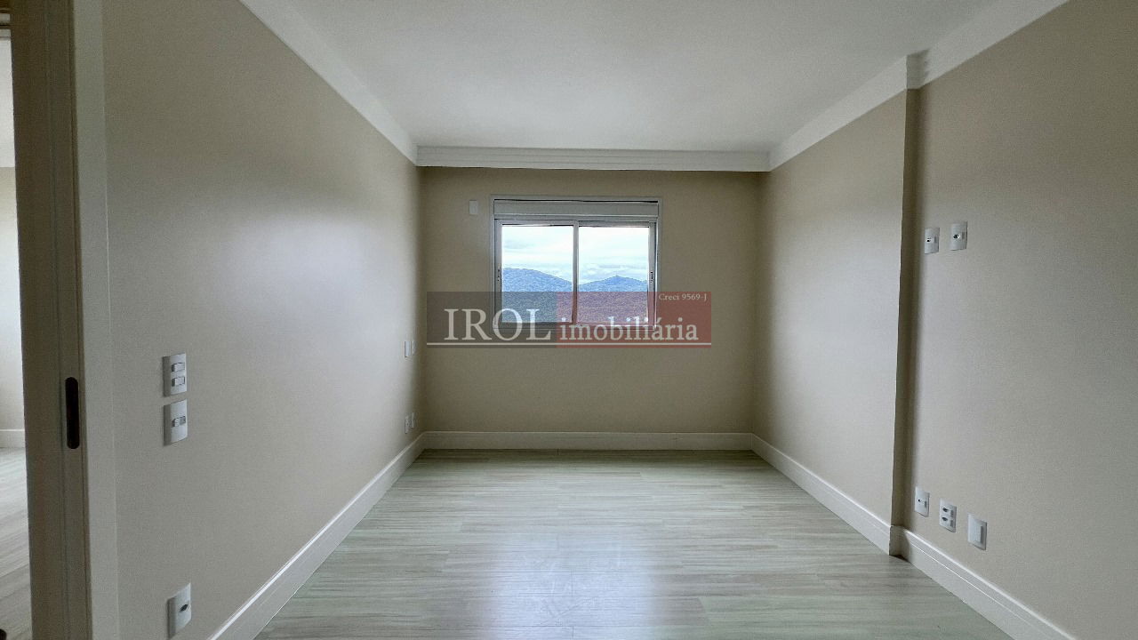 Apartamento à venda com 4 quartos, 228m² - Foto 6