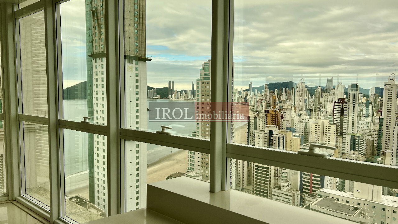 Apartamento à venda com 4 quartos, 228m² - Foto 21