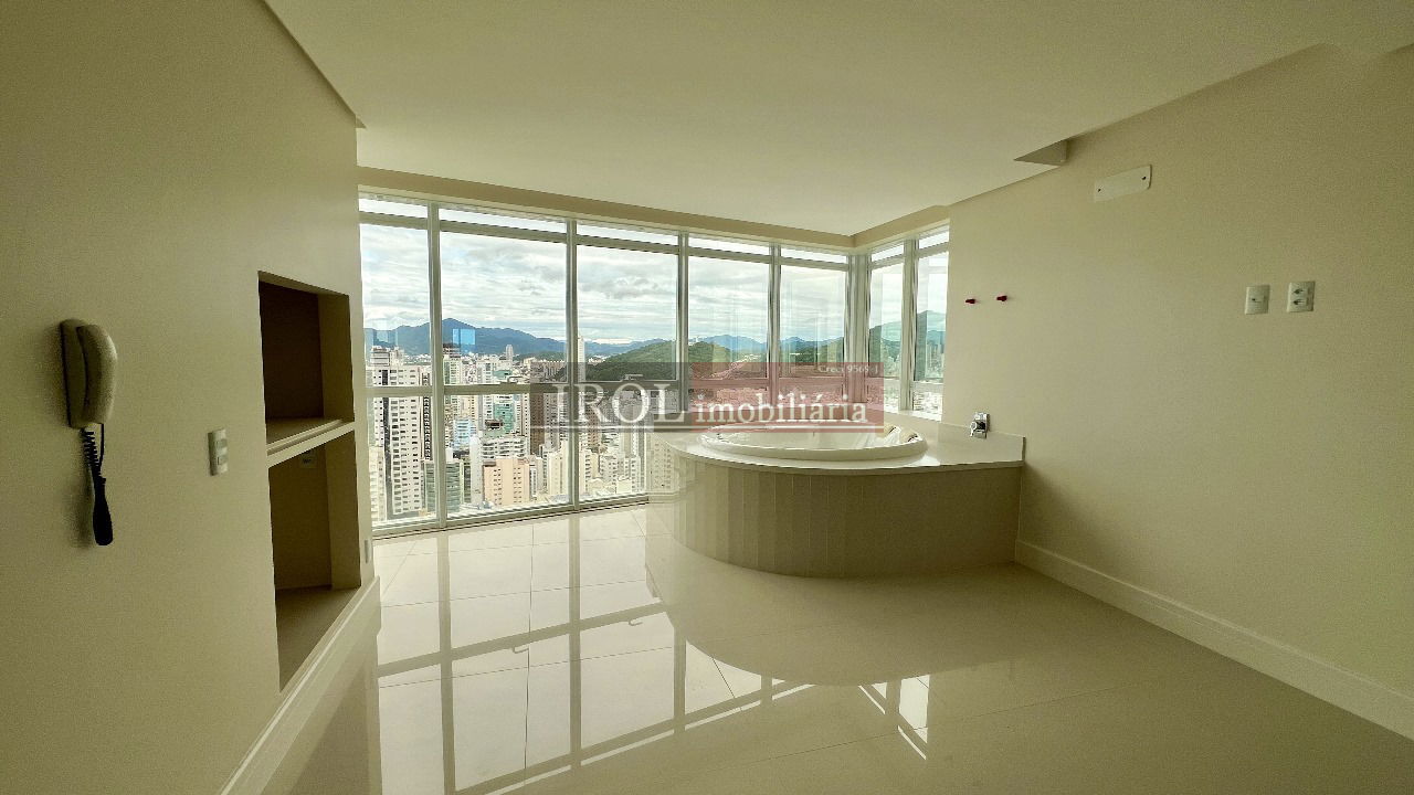 Apartamento à venda com 4 quartos, 228m² - Foto 23