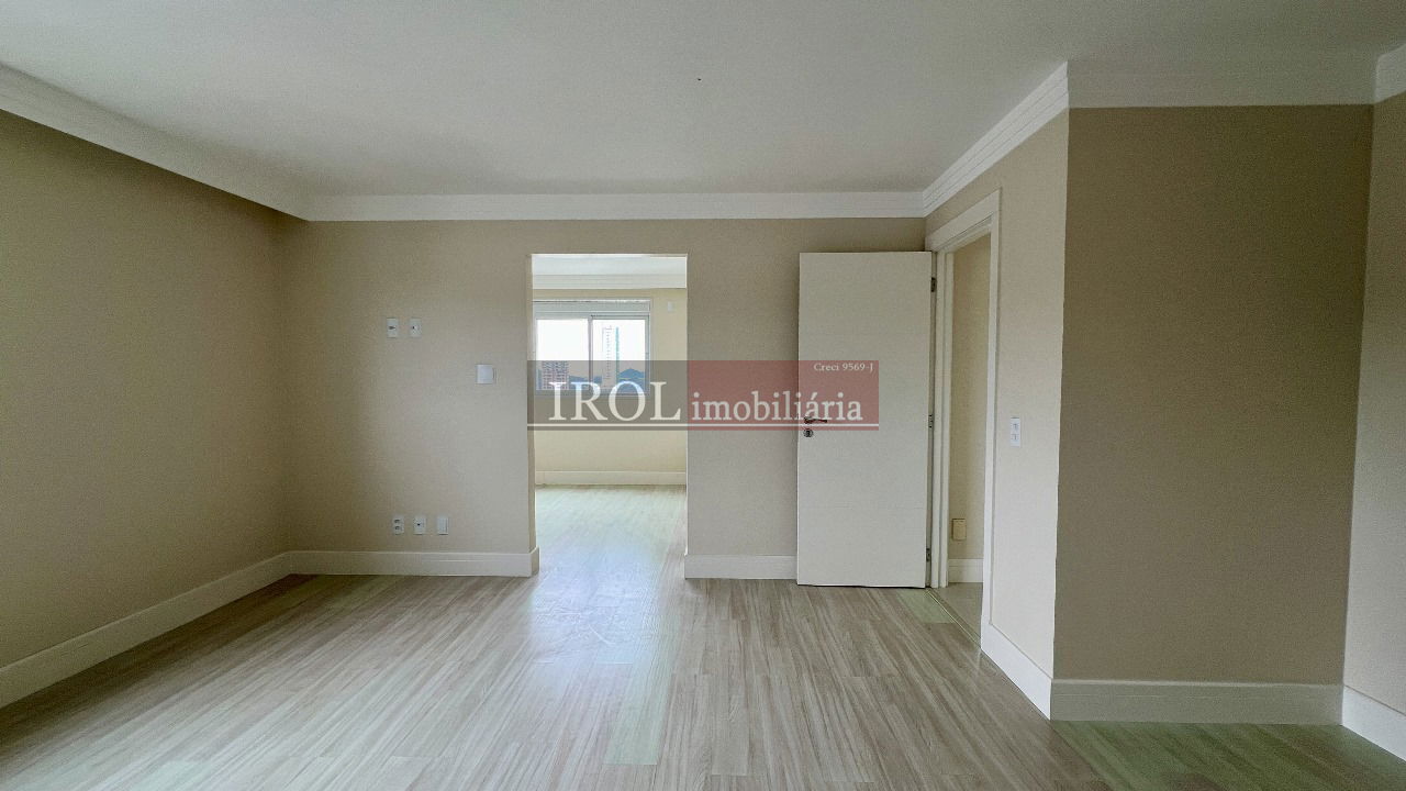 Apartamento à venda com 4 quartos, 228m² - Foto 14