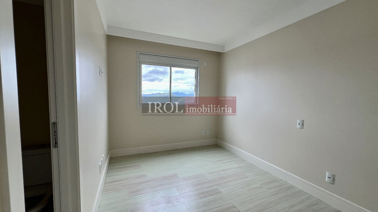 Apartamento à venda com 4 quartos, 228m² - Foto 11