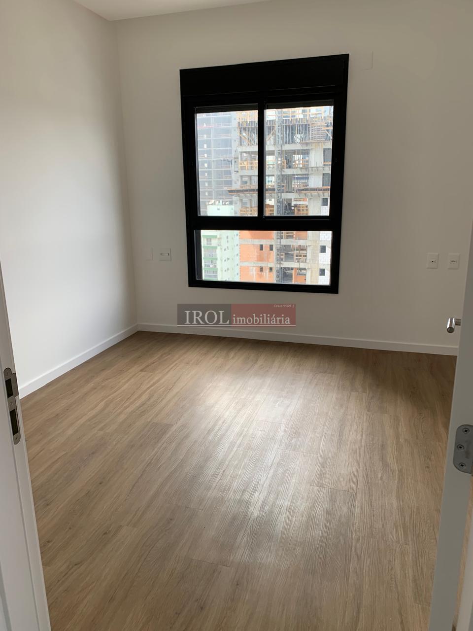 Apartamento à venda com 3 quartos, 137m² - Foto 17