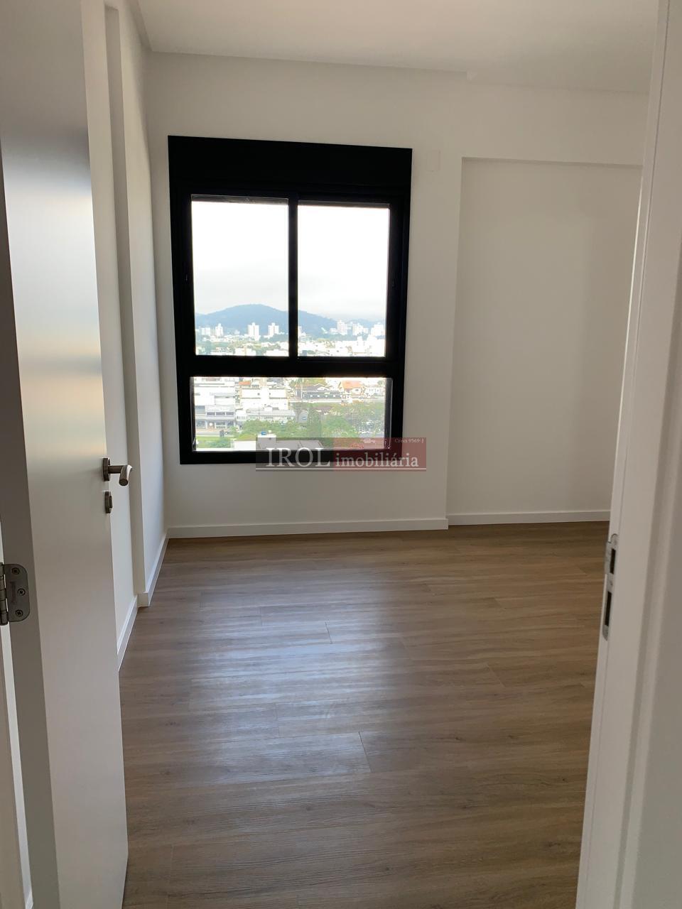 Apartamento à venda com 3 quartos, 137m² - Foto 10