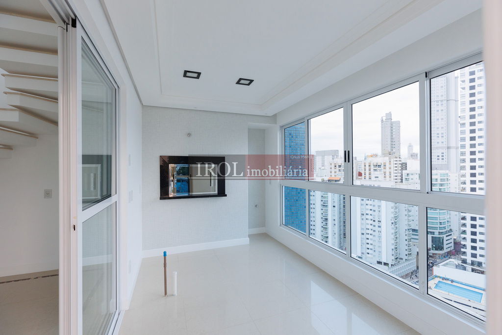 Apartamento à venda com 2 quartos, 252m² - Foto 9