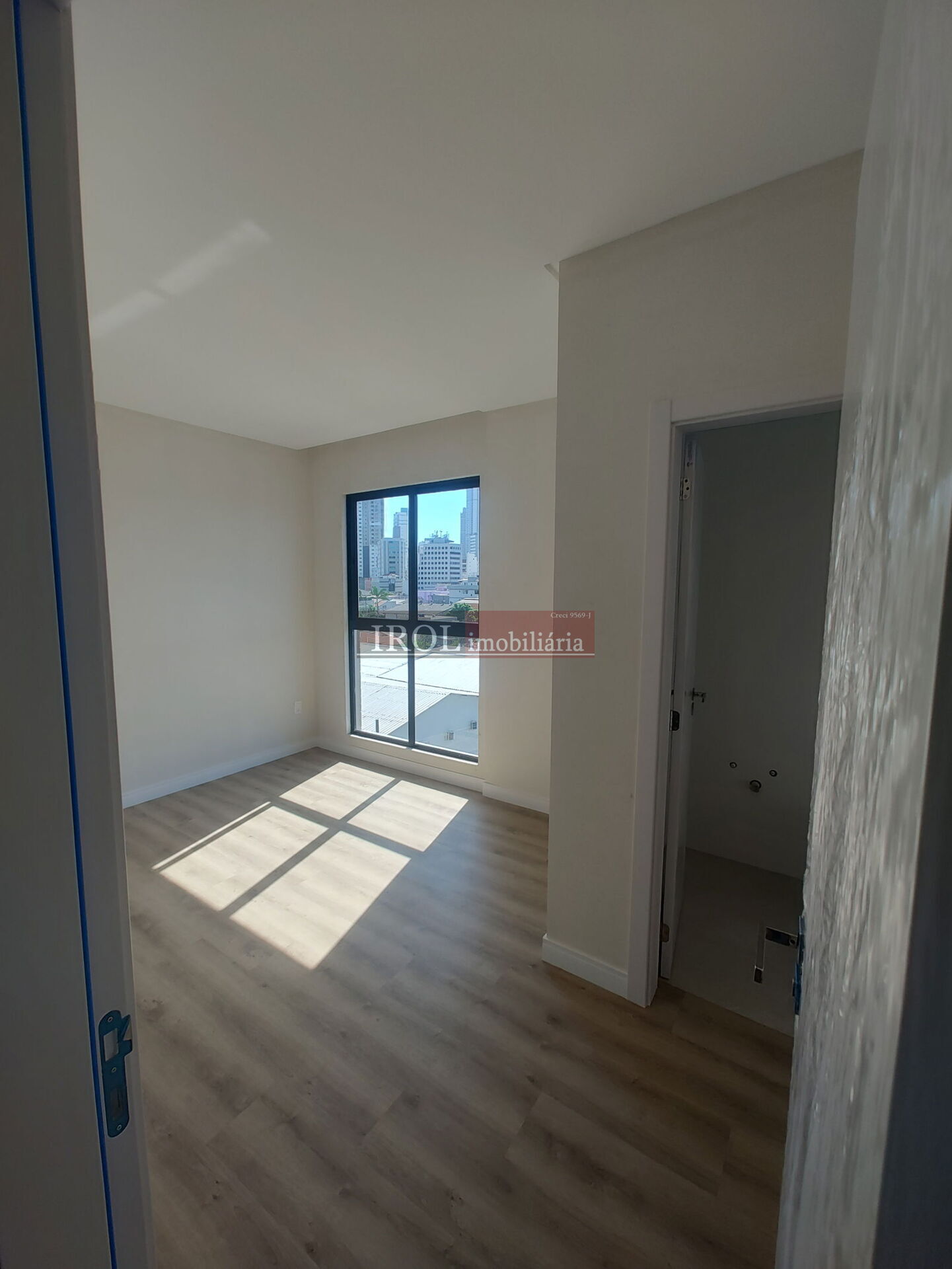 Apartamento à venda com 2 quartos, 64m² - Foto 9