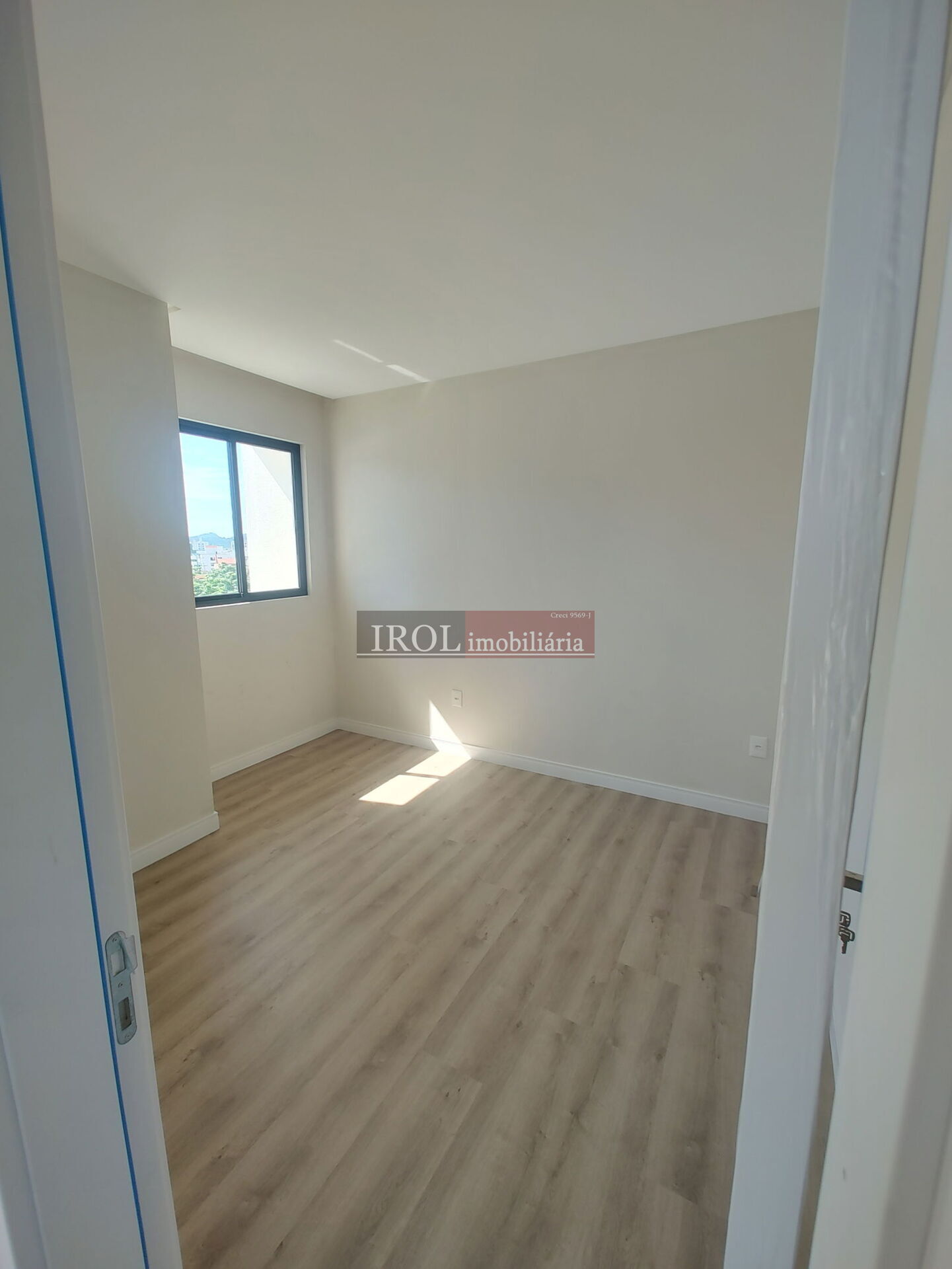 Apartamento à venda com 2 quartos, 64m² - Foto 10