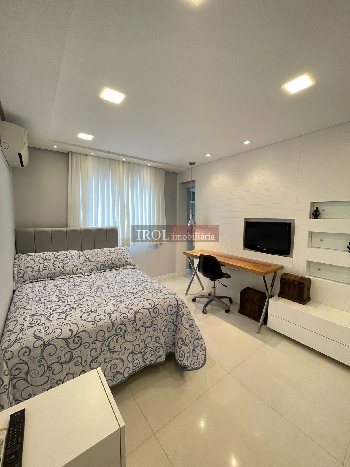 Apartamento para alugar com 3 quartos, 240m² - Foto 12