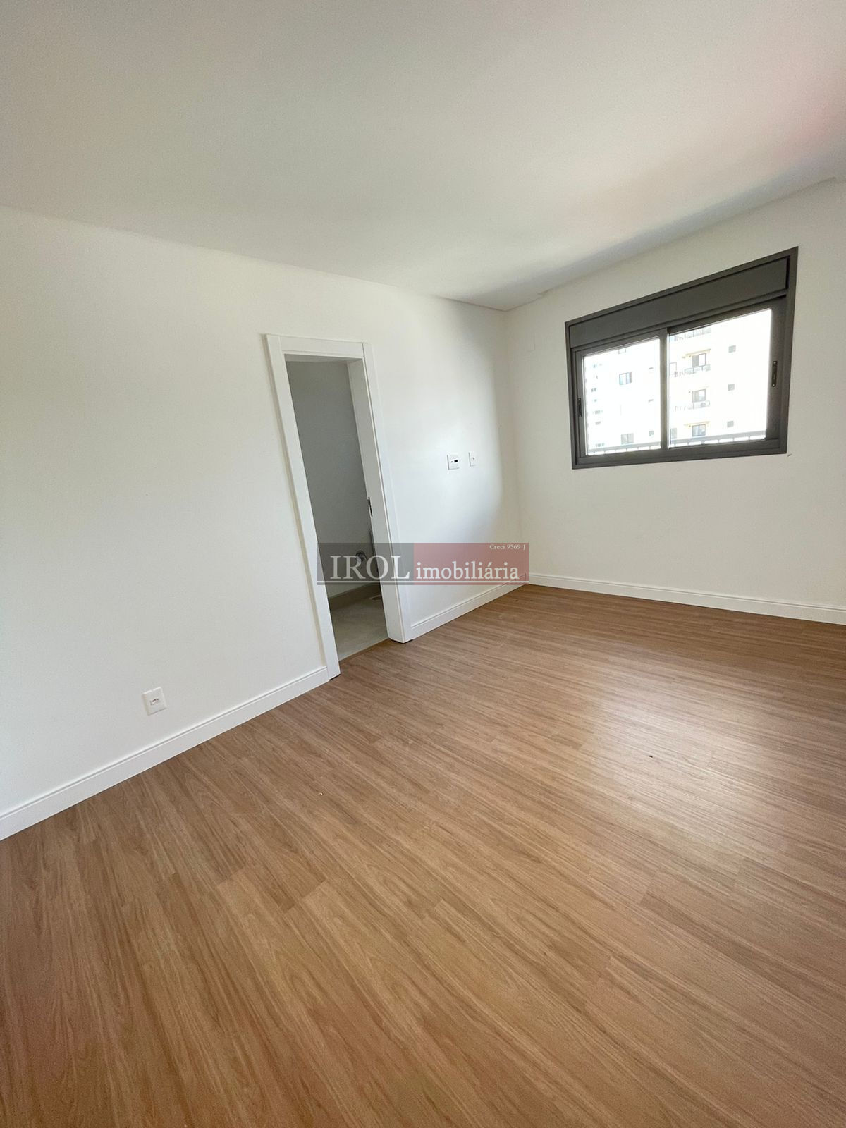 Apartamento à venda com 4 quartos, 151m² - Foto 12