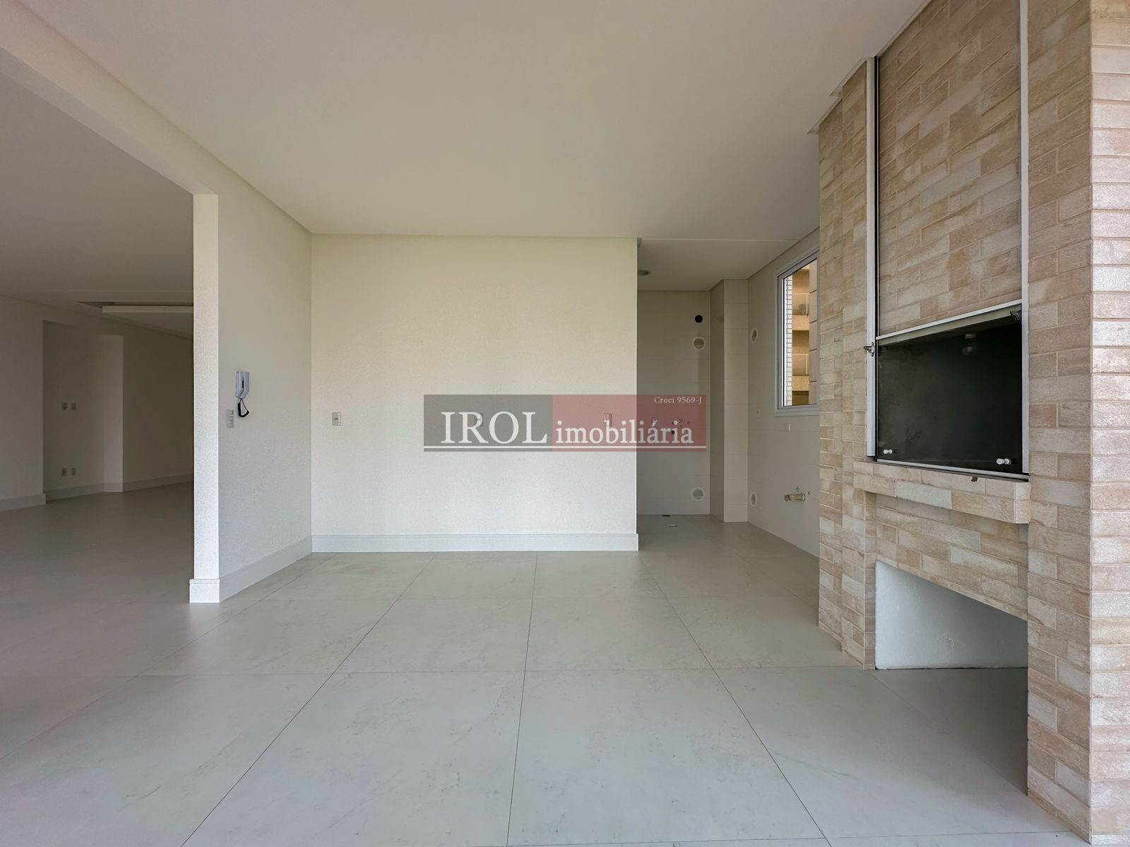 Apartamento à venda com 4 quartos, 193m² - Foto 4