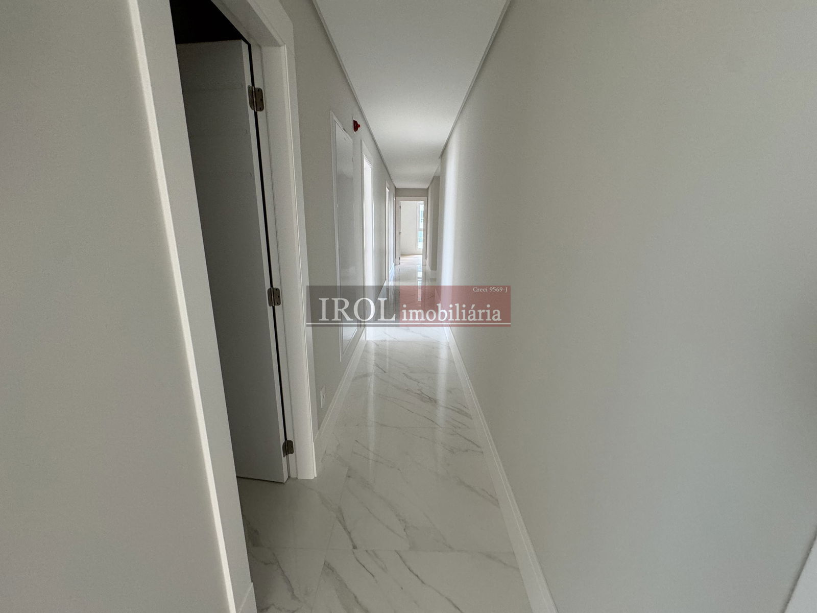 Apartamento à venda com 4 quartos, 151m² - Foto 29