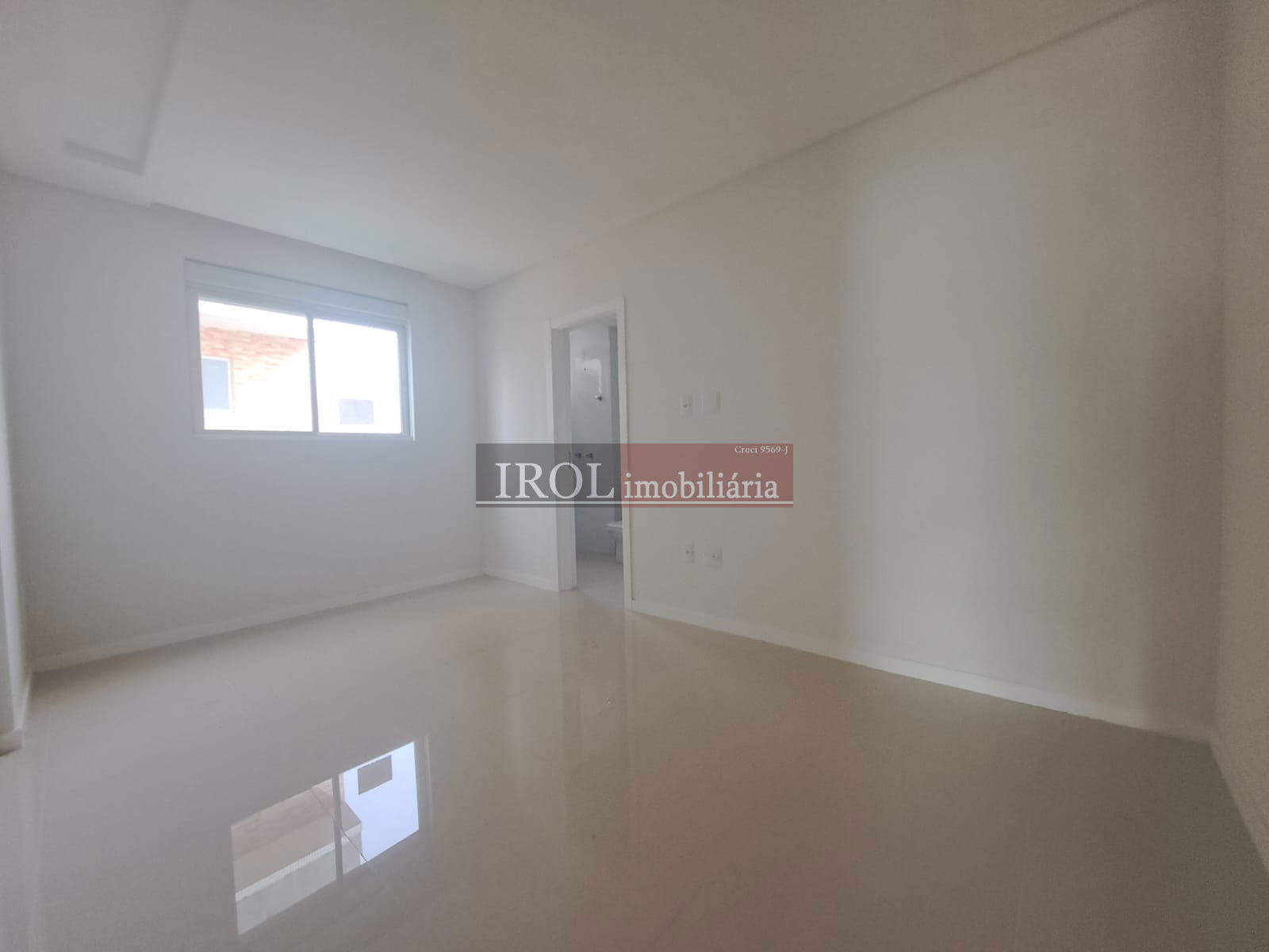 Apartamento à venda com 3 quartos, 142m² - Foto 9