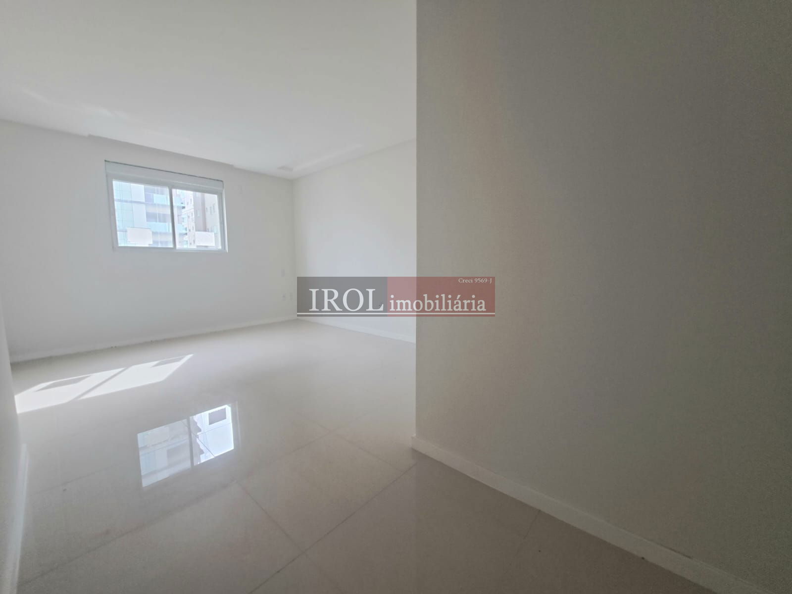 Apartamento à venda com 3 quartos, 142m² - Foto 12