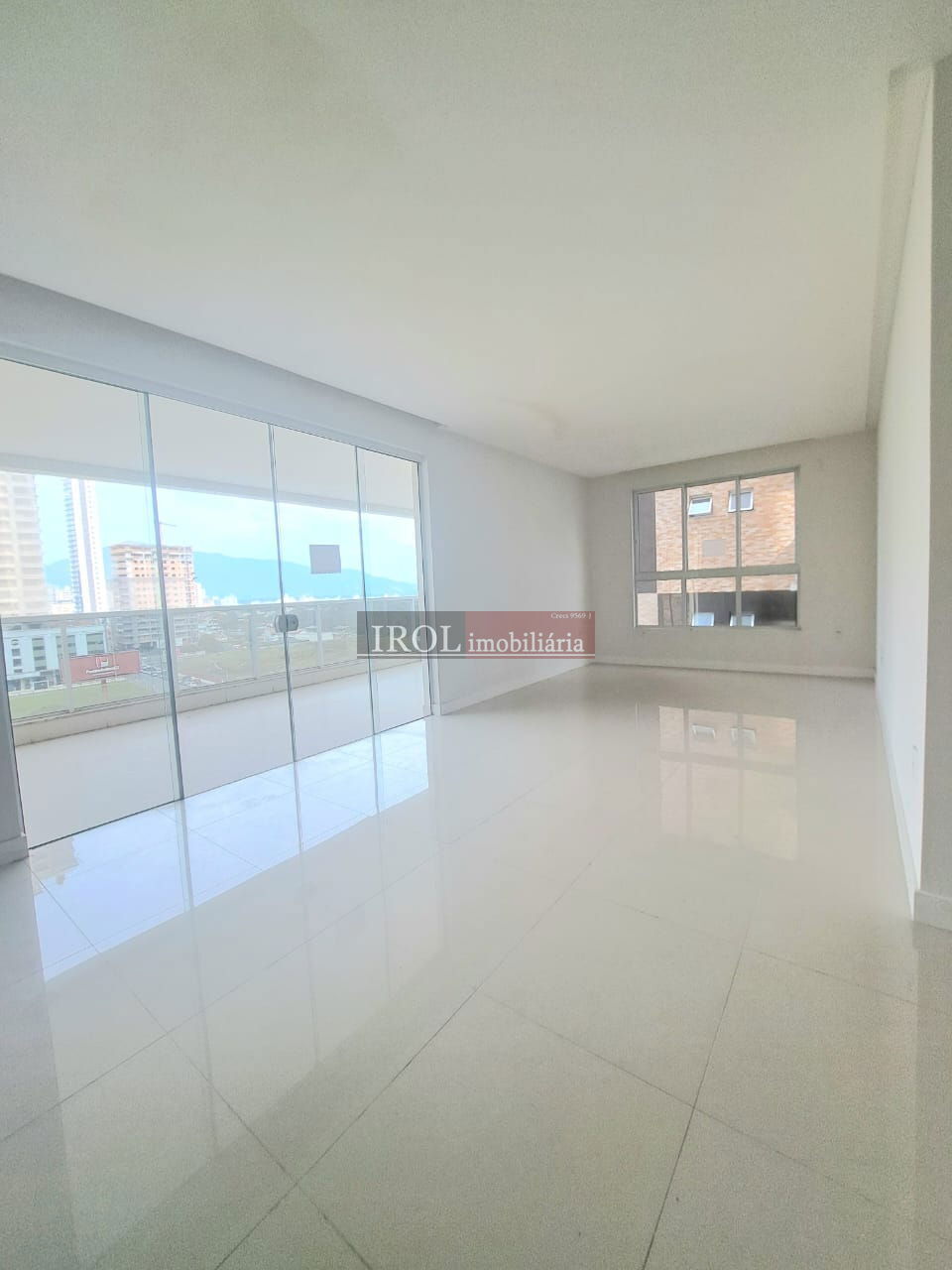 Apartamento à venda com 3 quartos, 142m² - Foto 8