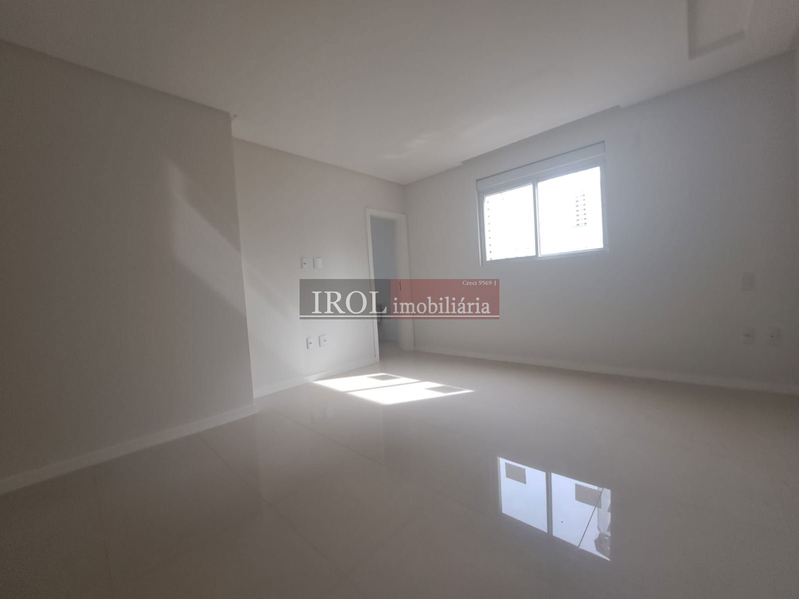 Apartamento à venda com 3 quartos, 142m² - Foto 13