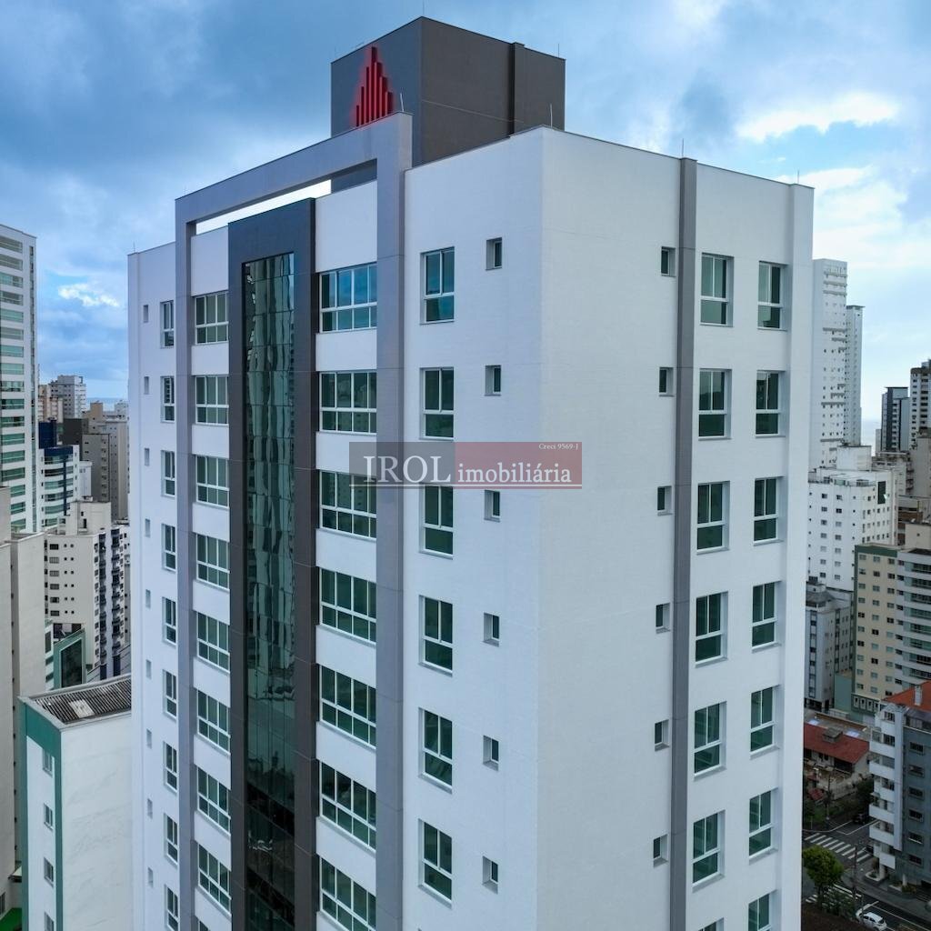 Apartamento à venda com 4 quartos, 270m² - Foto 3