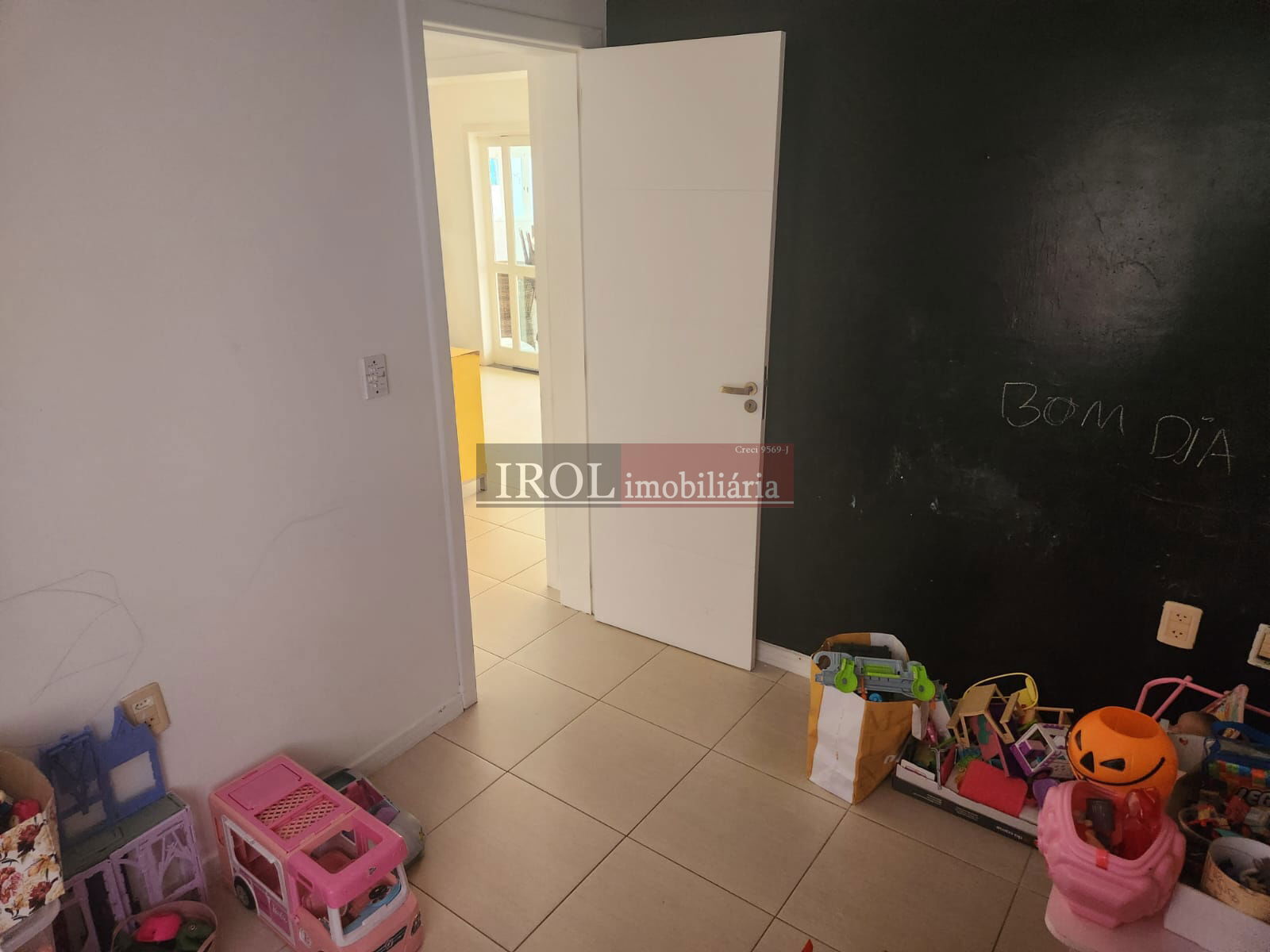 Casa à venda com 6 quartos, 317m² - Foto 18