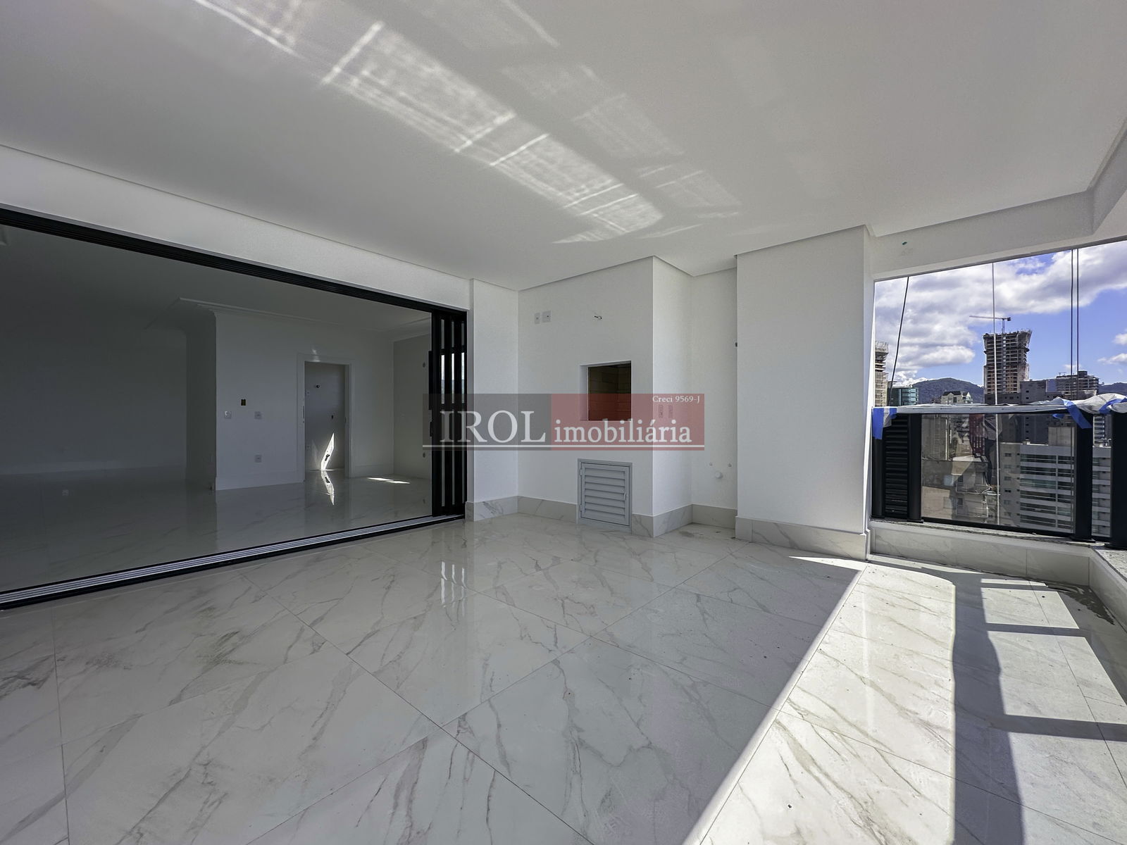 Apartamento à venda com 4 quartos, 208m² - Foto 14