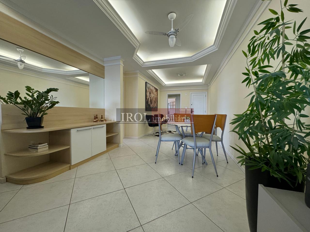 Apartamento à venda com 4 quartos, 216m² - Foto 11