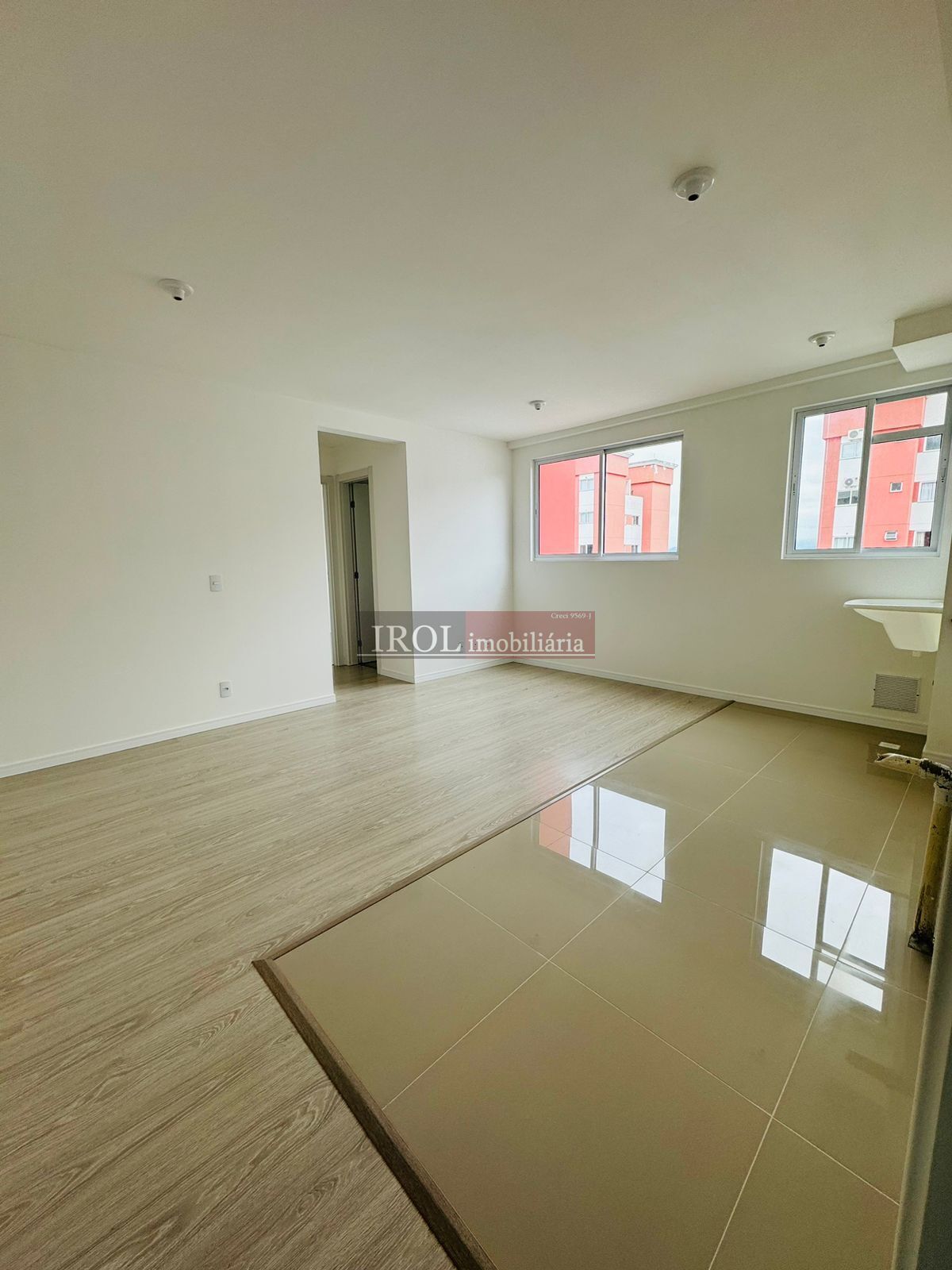 Apartamento à venda com 2 quartos, 58m² - Foto 3