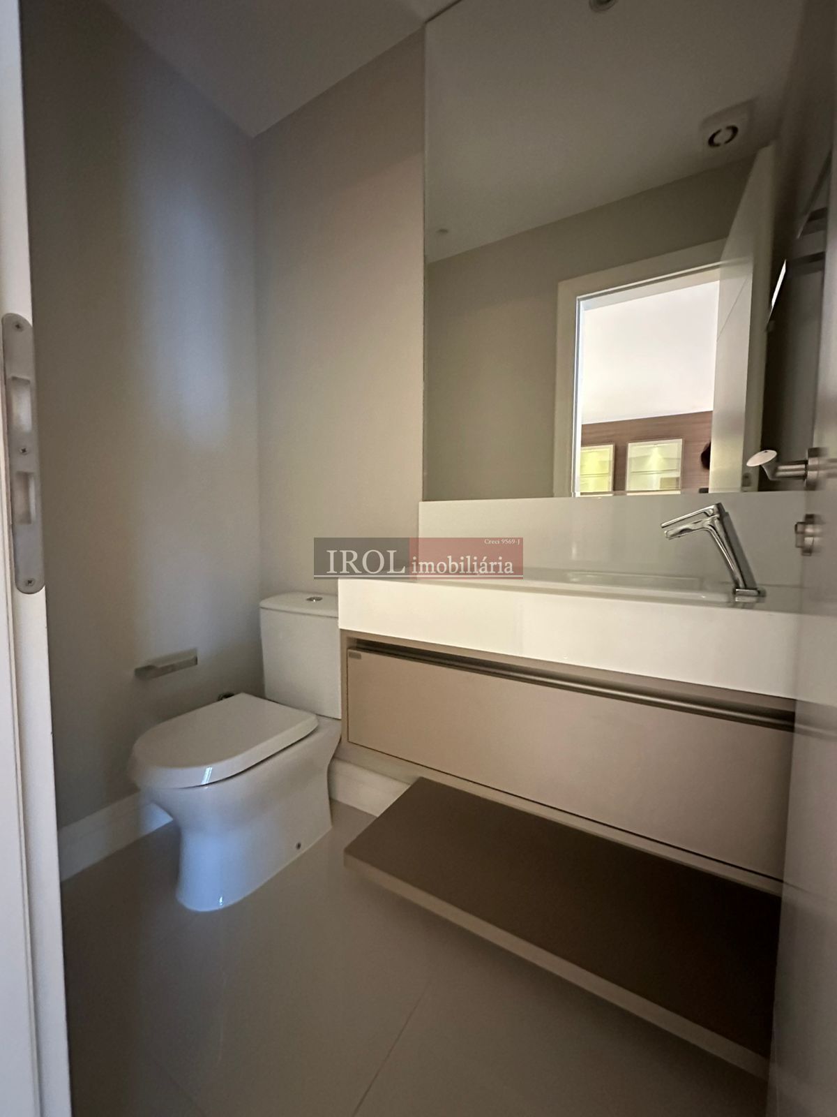 Apartamento à venda com 4 quartos, 206m² - Foto 6