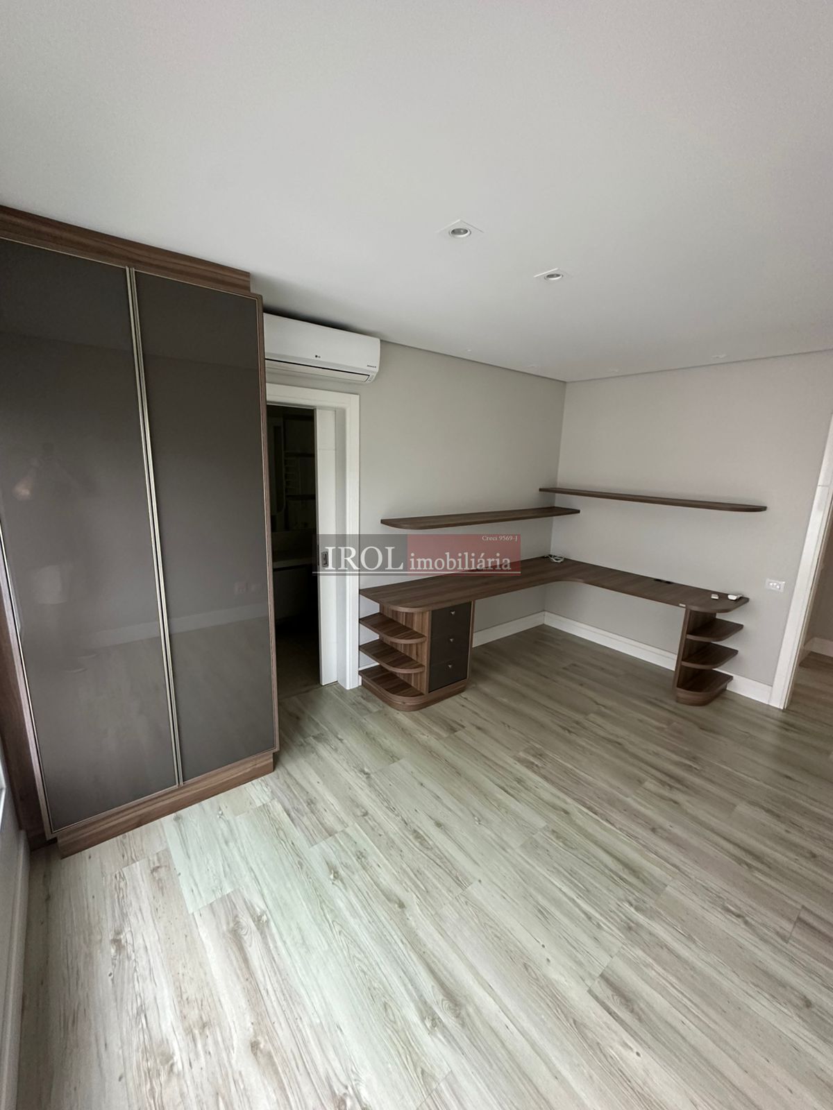 Apartamento à venda com 4 quartos, 206m² - Foto 12