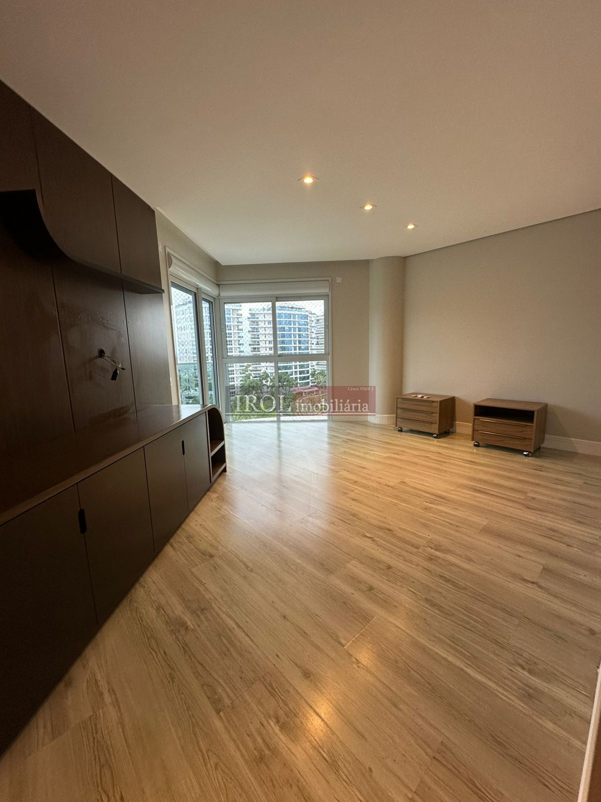 Apartamento à venda com 4 quartos, 206m² - Foto 16