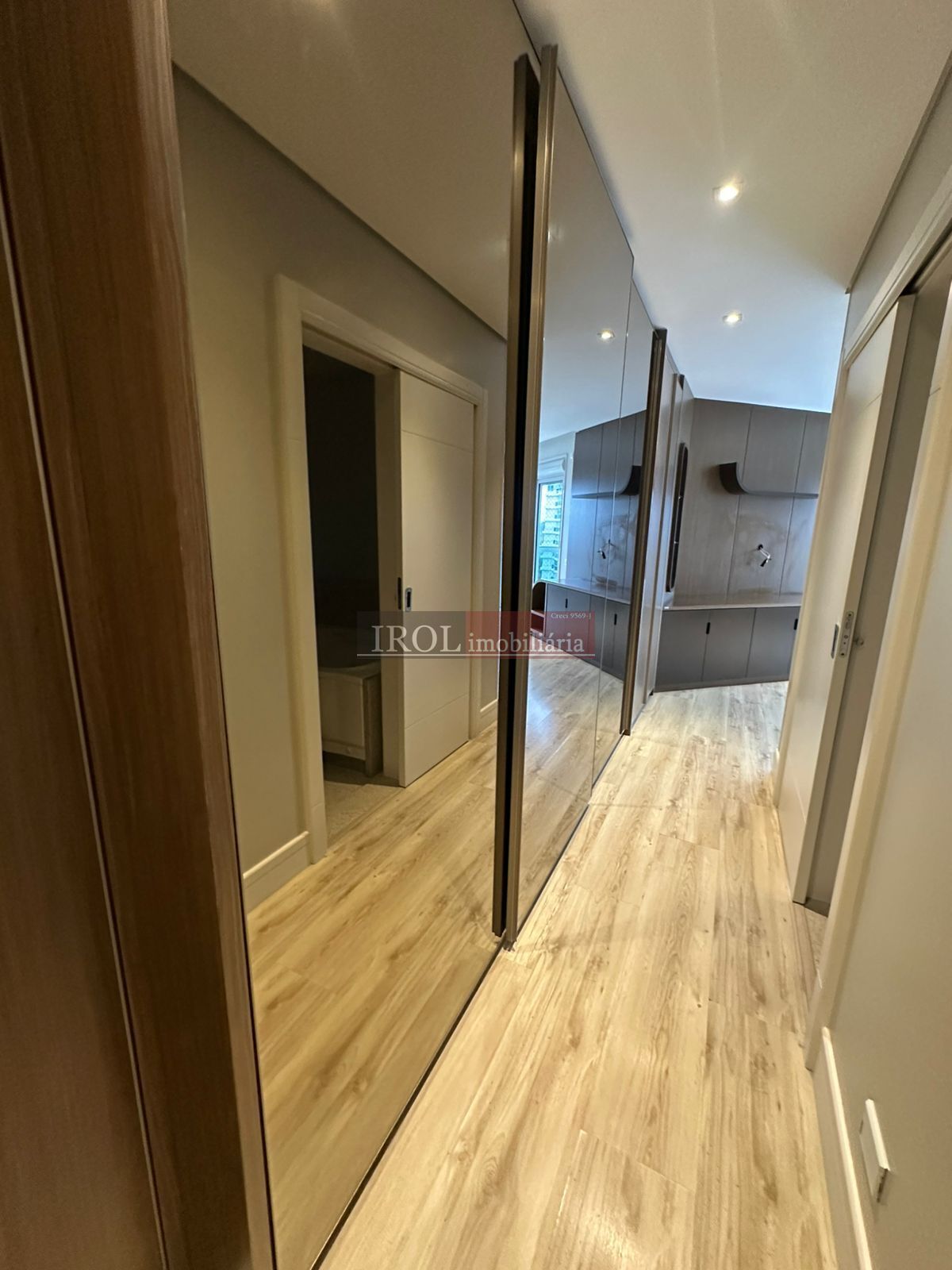 Apartamento à venda com 4 quartos, 206m² - Foto 15